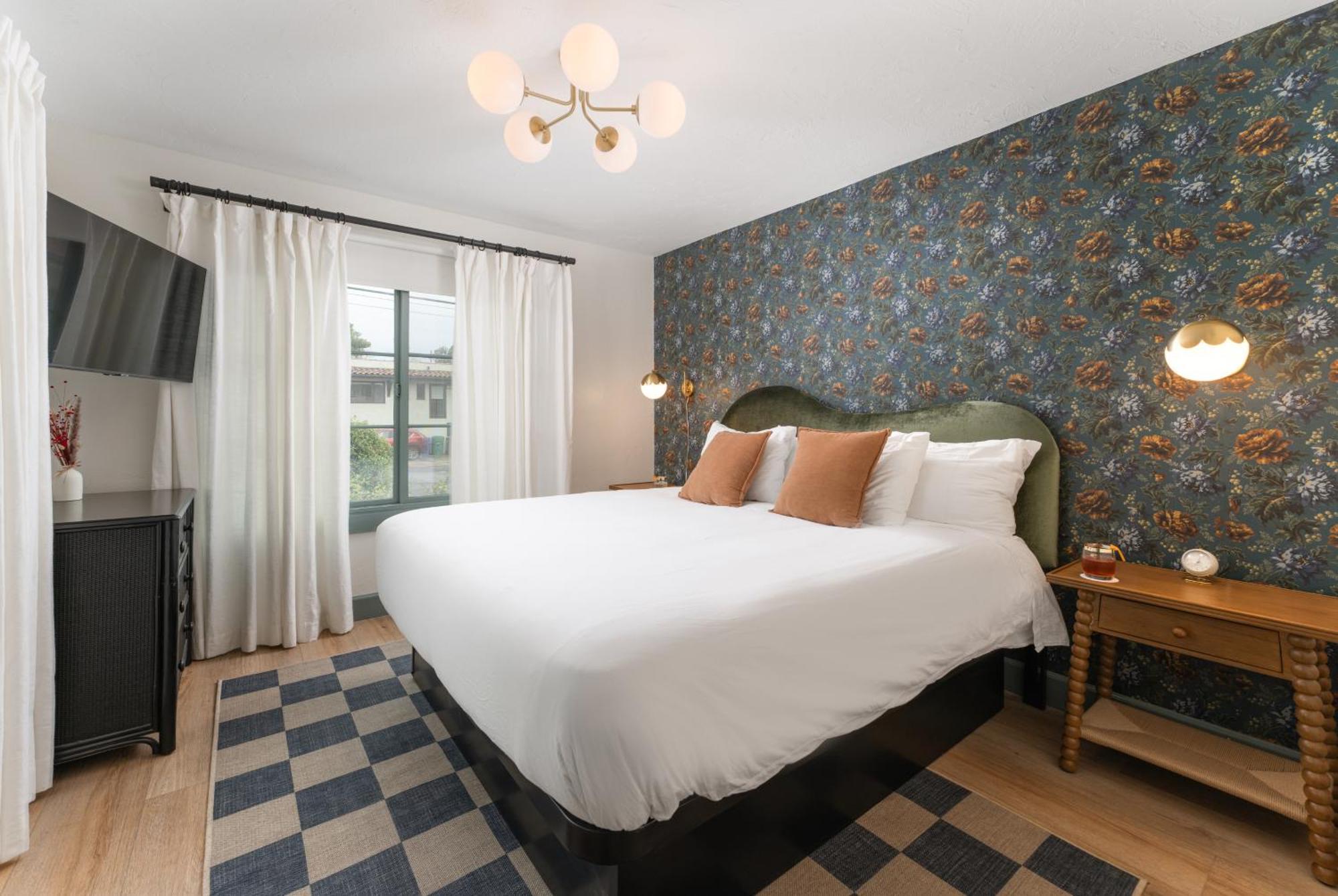 圣路易斯-奥比斯保Petit Soleil - Bed, Breakfast And Bar住宿加早餐旅馆 外观 照片