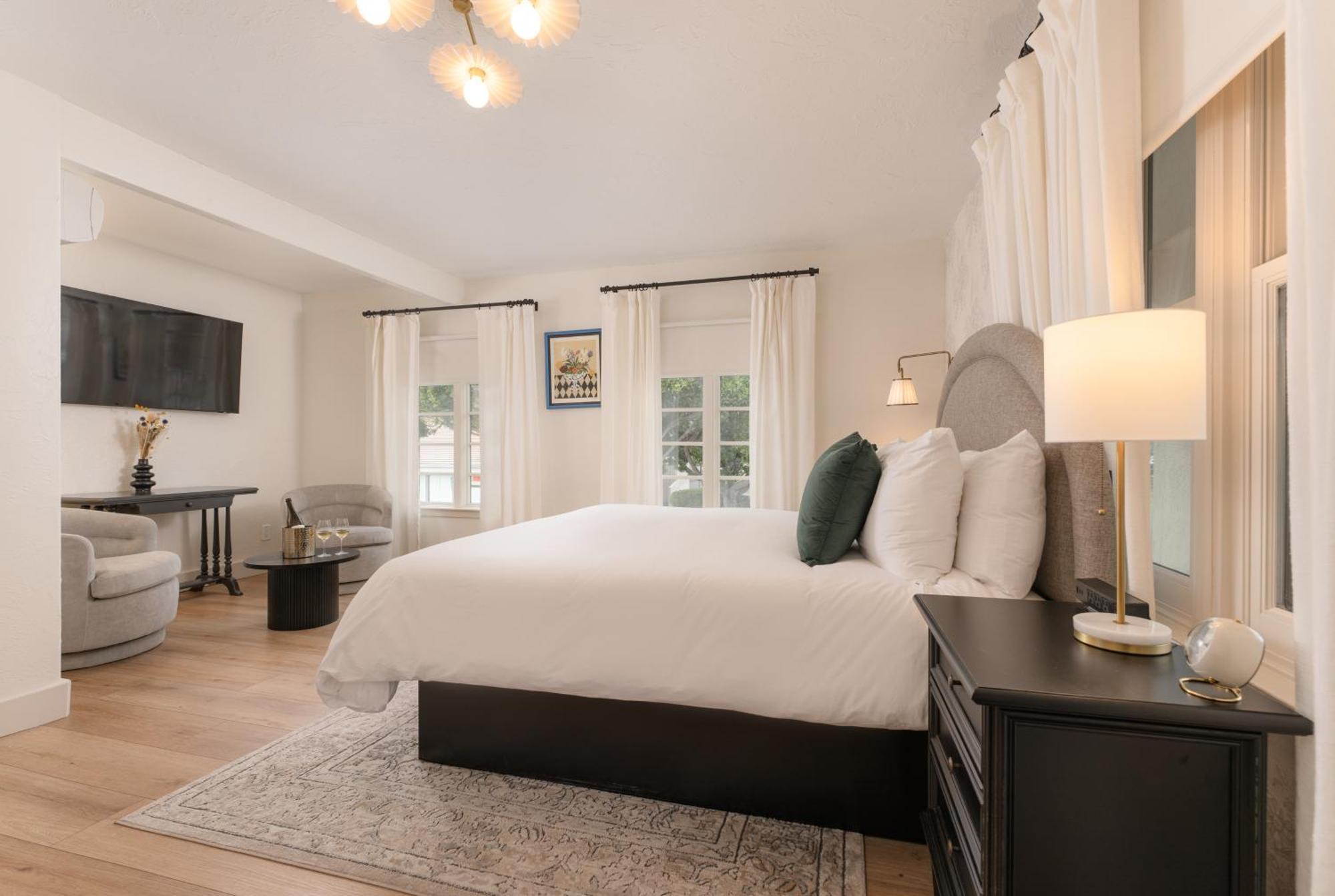 圣路易斯-奥比斯保Petit Soleil - Bed, Breakfast And Bar住宿加早餐旅馆 外观 照片